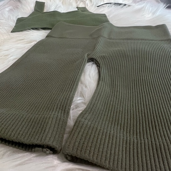 2 PC Ribbed Set - Picture 3 of 3